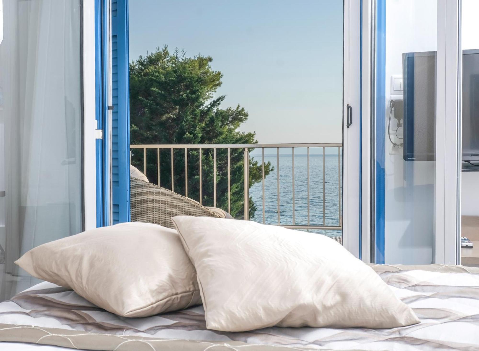 Acrotel Athena Villa Elia Nikitis Exterior photo